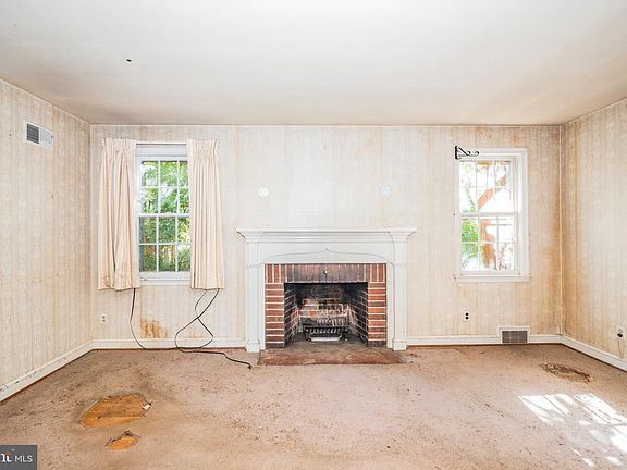 5th image of 311 N Oxford St
