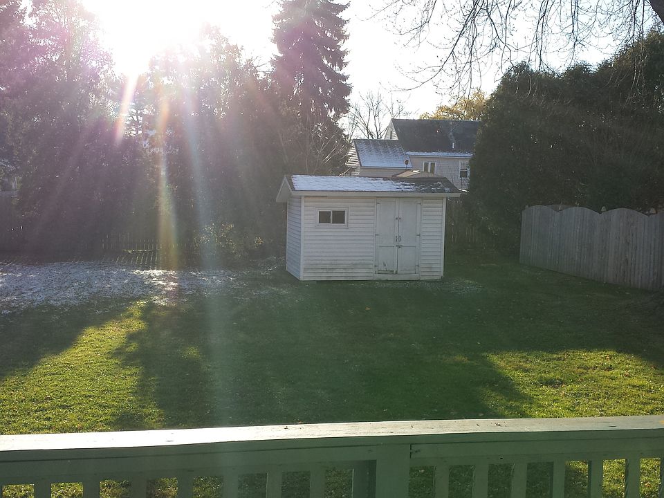 2nd image of 105 Ridge Ave
