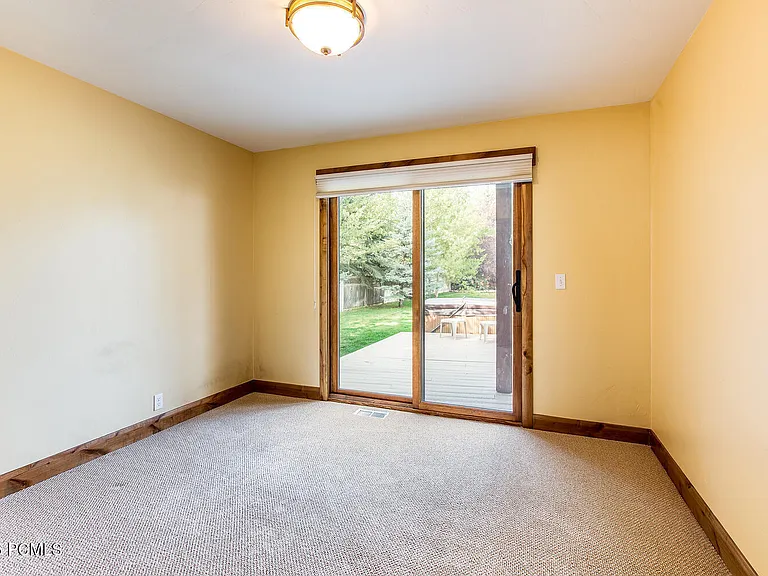 2689 Holiday Ranch Loop Rd — Photo 18