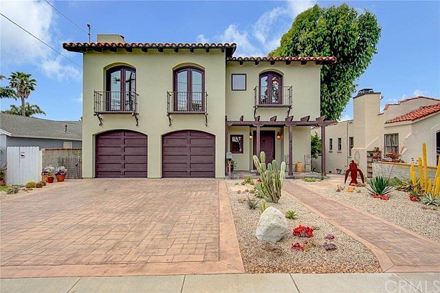 1st image of 513 W Mariposa Ave