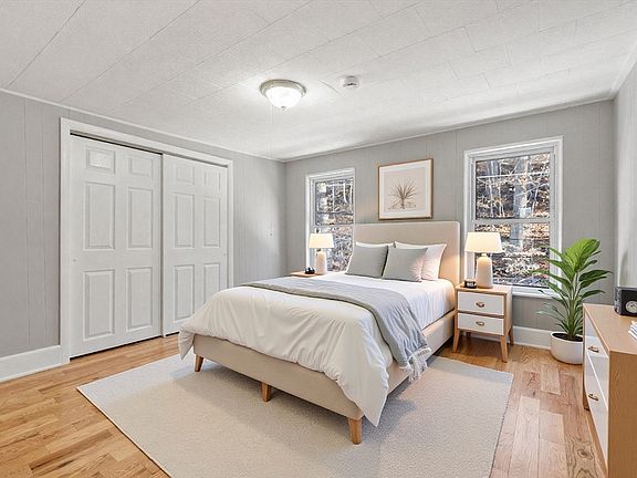 4th image of 50 Goddard St