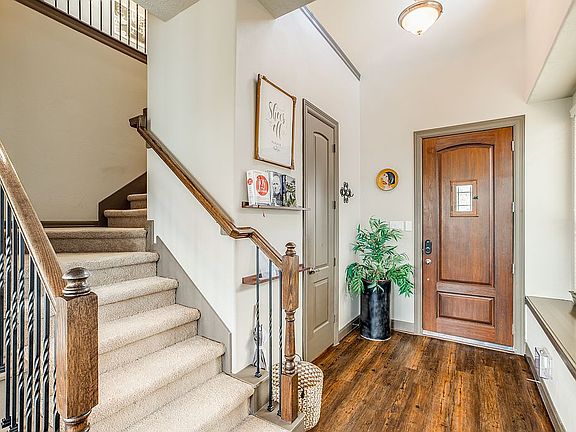 2nd image of 86 Aventura Pl
