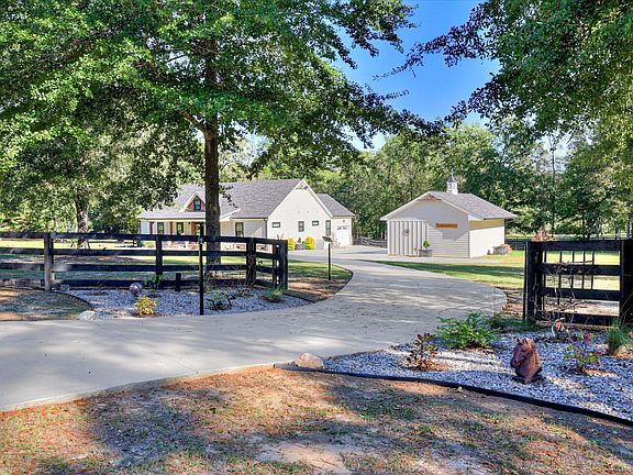3rd image of 3081 Rocking Horse Ln
