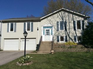 73 Fairfield Ln, Cary, IL 60013