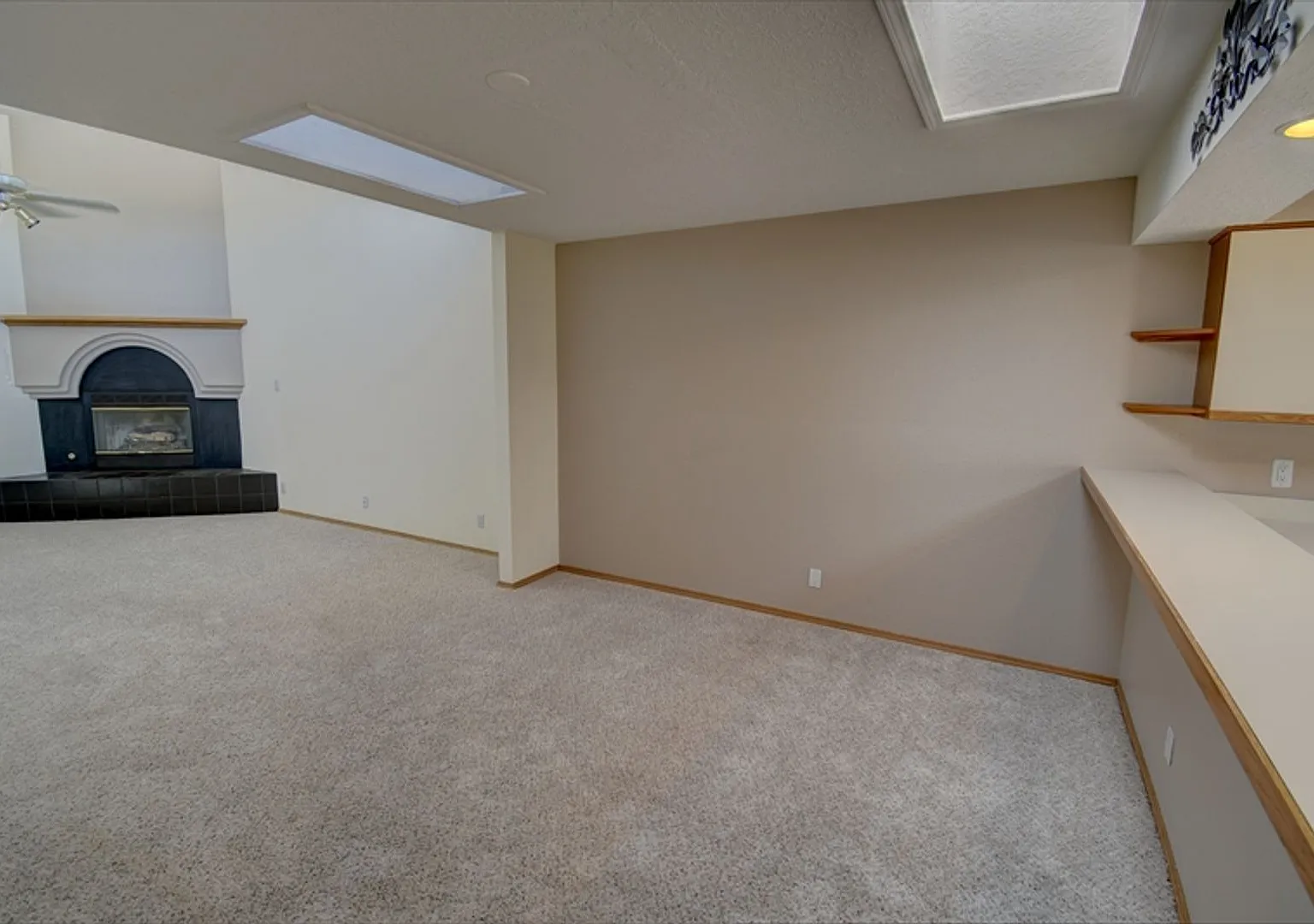 NE Heights Townhome 2 Bedroom 2 Bathroom 2 Car Garage — Photo 3