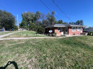 2427 Welbeck Rd, Des Moines, IA 50310