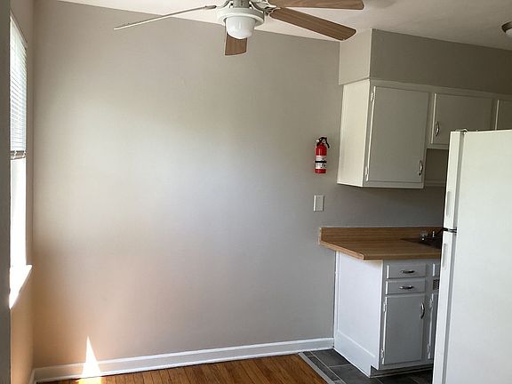 5th image of 2616 Newport Ave #4