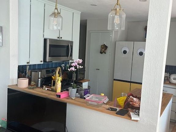 2nd image of 121 Fontana Ave