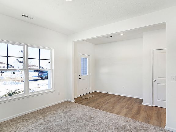 3rd image of 4070 Railhead Ave