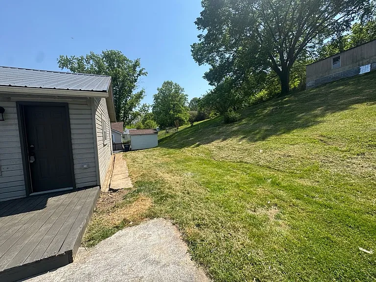 1113 Bloomingdale Pike — Photo 10
