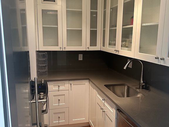 4th image of 392 Central Park W APT 18L