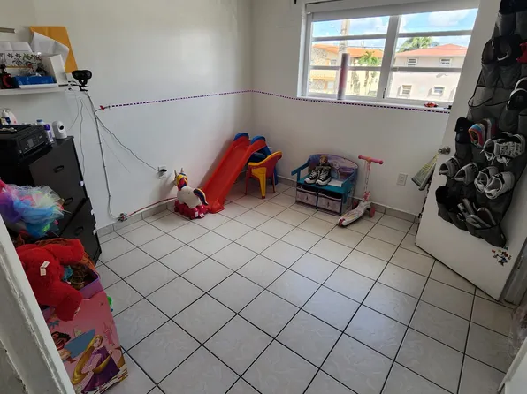654 W 29th St #5, Hialeah, FL 33012