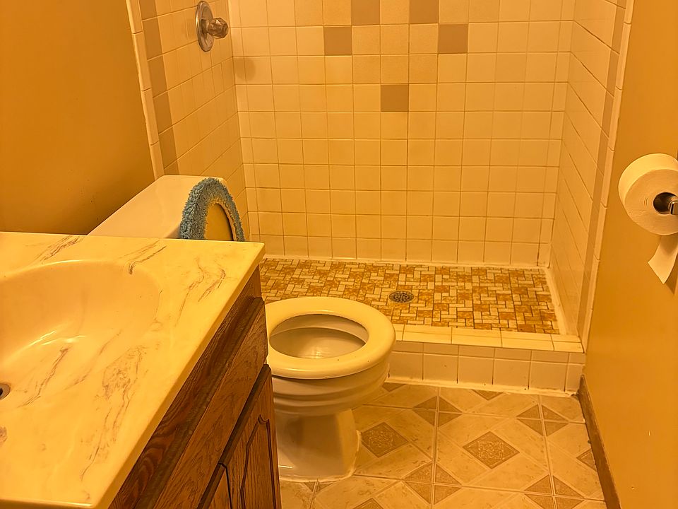 1st image of 565 Egret Blvd NW