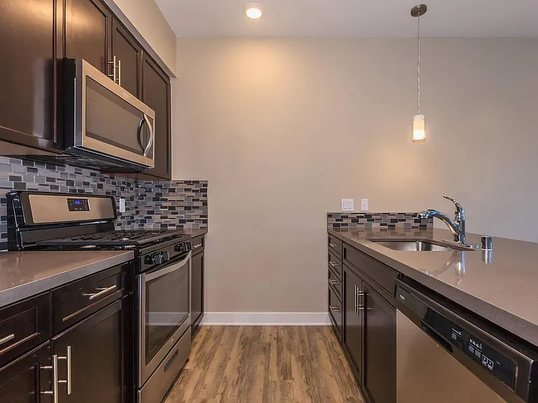 Esencia Sur Apartment Homes — Photo 51