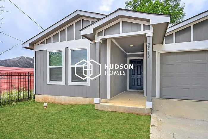 2719 Bermuda Dr — Photo 3