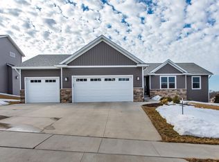 4027 Cedarwood Rd NE #1, Rochester, MN 55906