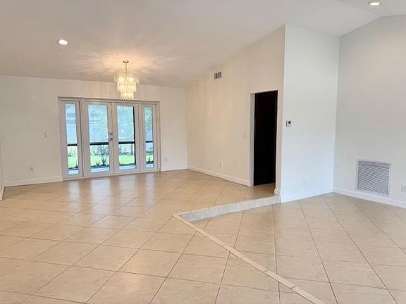 4th image of 608 NW 102nd Way