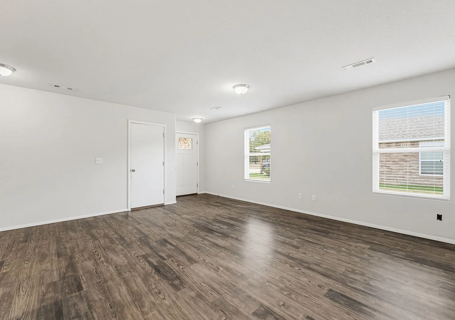 Great location-don't miss this one! — Photo 2