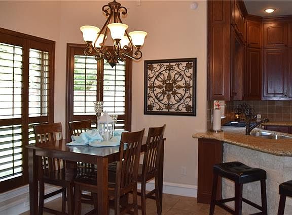 3rd image of 1556 S Gravel Cir