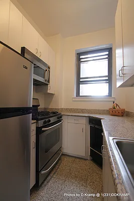 Rented by City Connections Realty | media 6