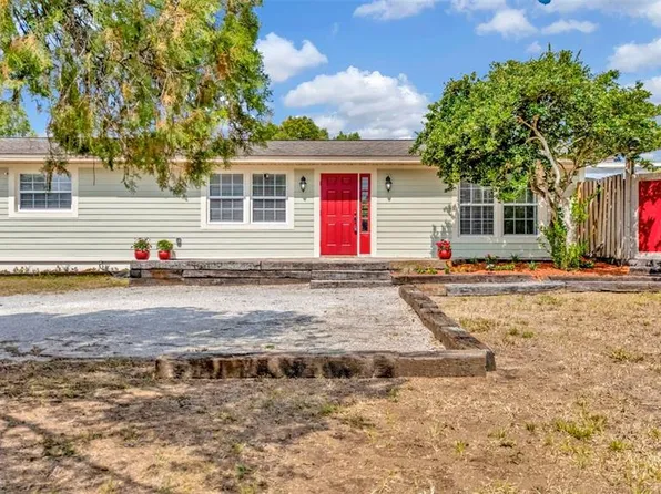 7421 Andre Dr, Zephyrhills, FL 33541