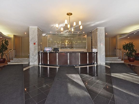 3rd image of 5800 Arlington Ave APT 3U
