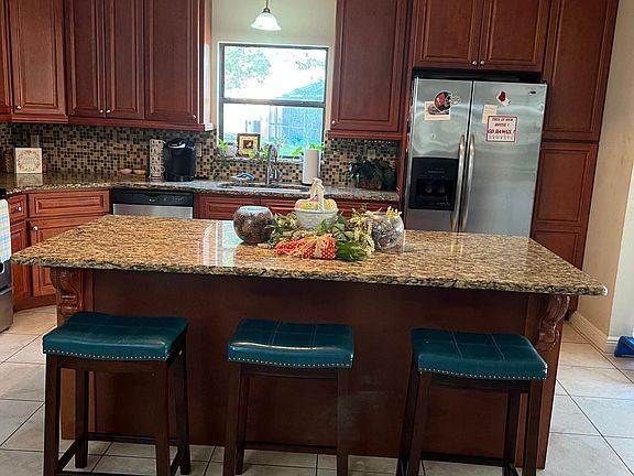 4th image of 428 N Rossetti Dr