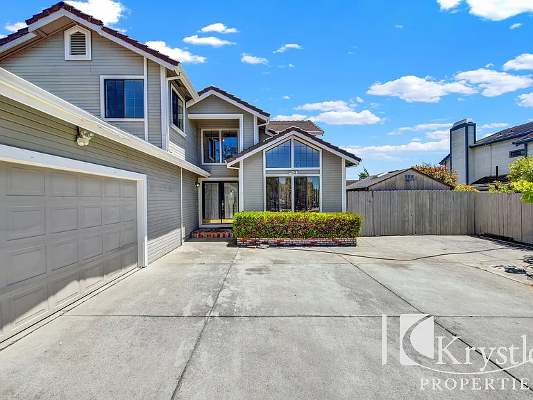 152 Chesapeake Dr — Photo 4