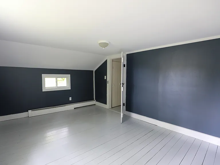 7598 N Broadway — Photo 12