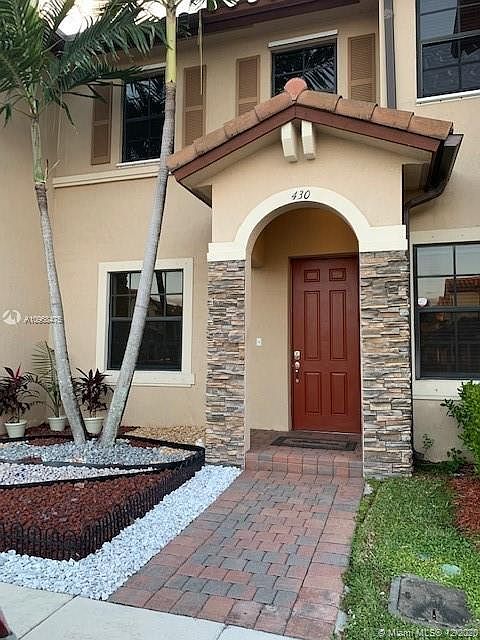 1st image of 430 SE 32nd Ave #430