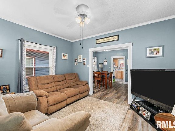 3rd image of 2613 Boies Ave