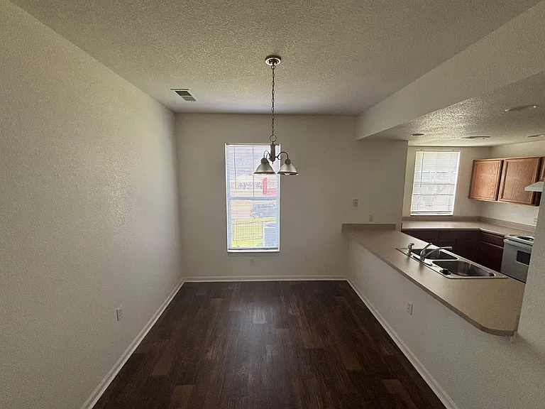 Turtle Hill Townhomes — Photo 17
