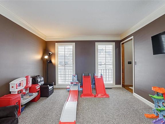 5th image of 1242 Wildbriar Cir