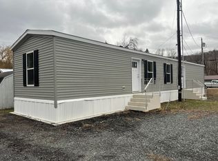 15 Blake Drive, Pownal, VT 05261