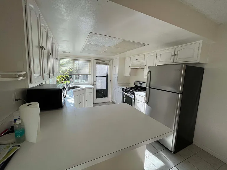 1044 Regency Knoll Dr — Photo 4