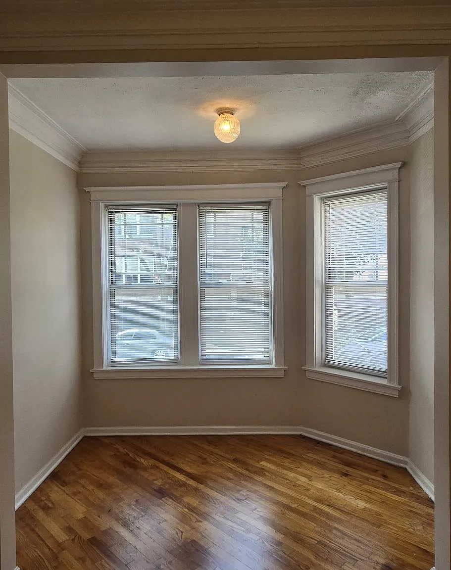 7513 North Greenview Avenue #1 — Photo 3