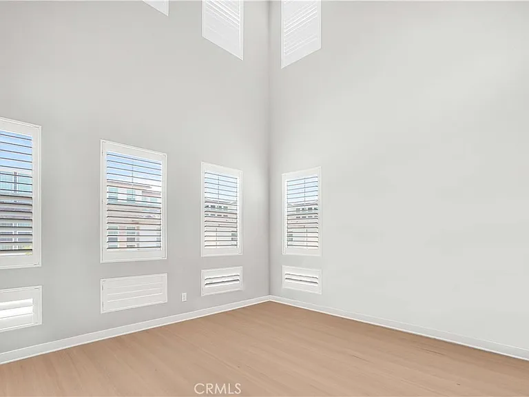 745 Aldea Dr — Photo 15