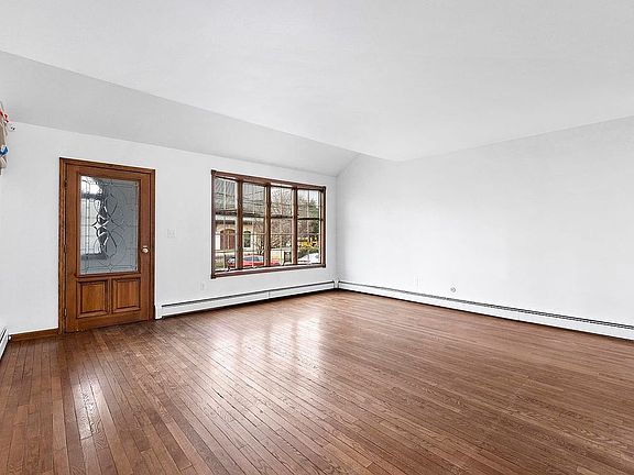 4th image of 120 W 56th St