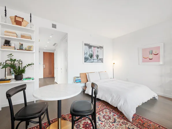 138 Willoughby Street image 3 of 6