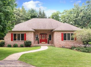 1307 Trail Dr, Dixon, IL 61021