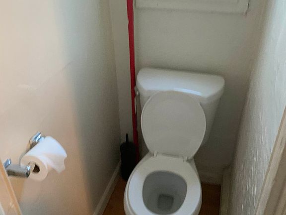 4th image of 328 E 6th St APT 9