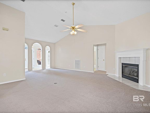 3rd image of 1645 Ashmoor Dr E