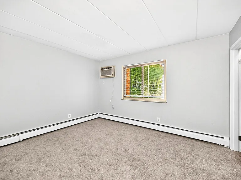 3305 Jefferson Ave #6 — Photo 9