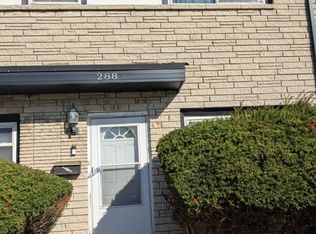 288 Dover Ln, Des Plaines, IL 60018