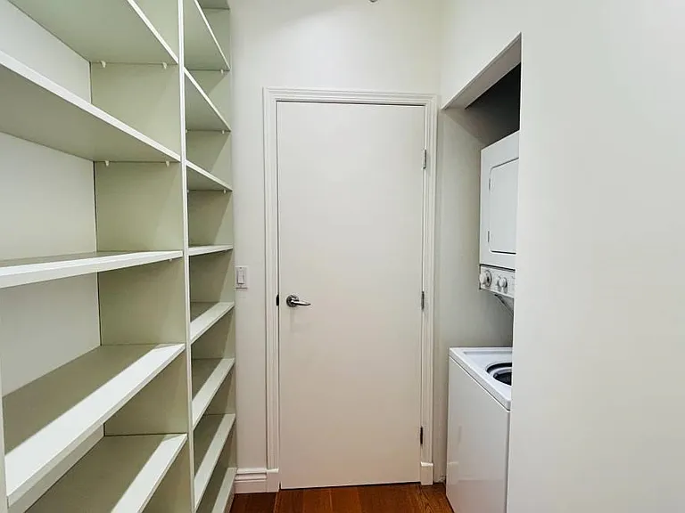1239 Georgia St W #705 — Photo 10