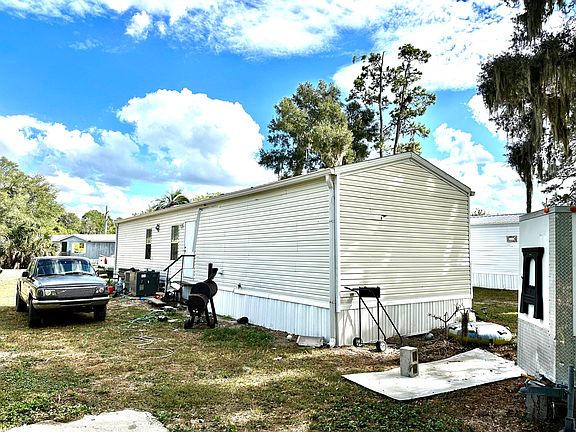 3rd image of 214 NE Craig Ave