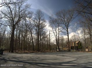 1-9 Laurel Ln #14, Henryville, PA 18332