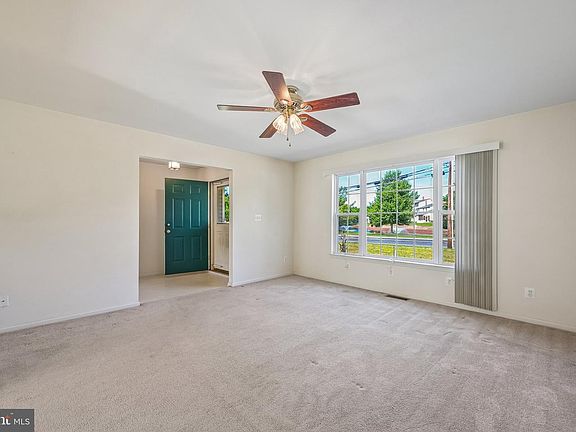 5th image of 64 Peters Ln