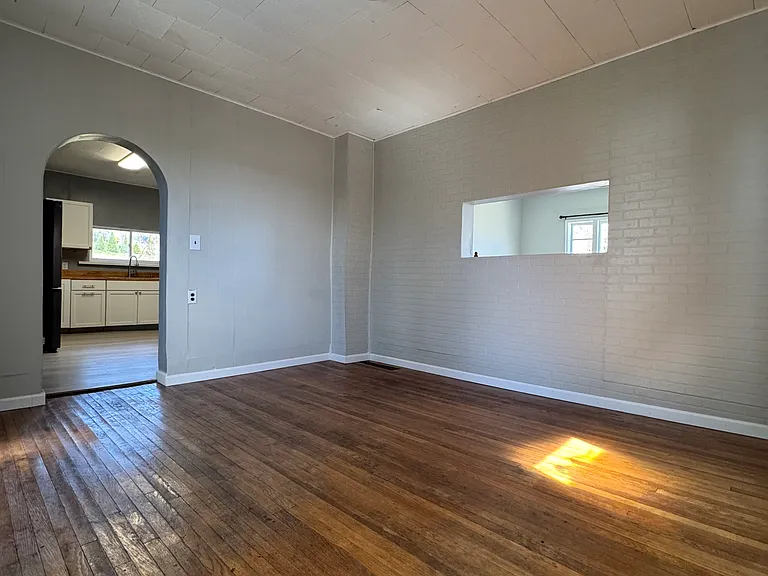 228 Washington Ave — Photo 6