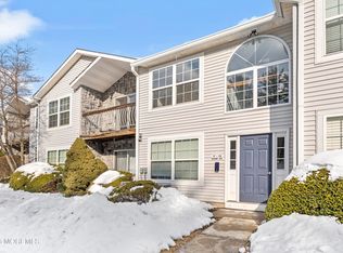 18 Diane Dr, Tinton Falls, NJ